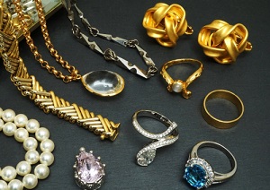 新しいジュエリーにリフォームしてお出かけになりませんか？