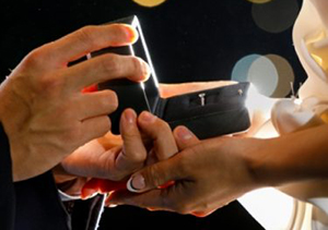 「彼女に内緒で婚約指輪を買う方法」